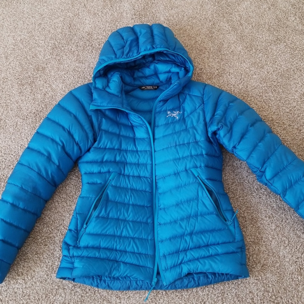 SOLD _ Arc'teryx Cerium Lt hoody